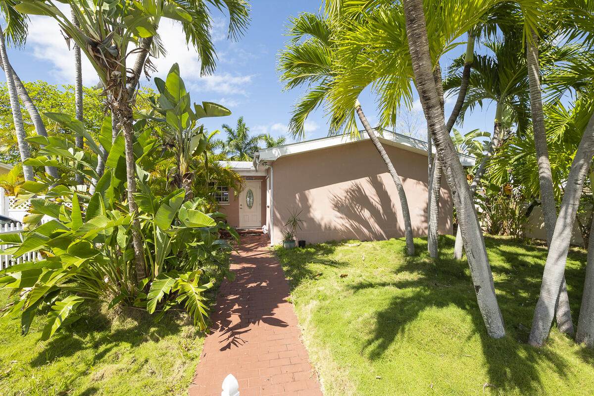 3747 Paula Avenue - Photo 1