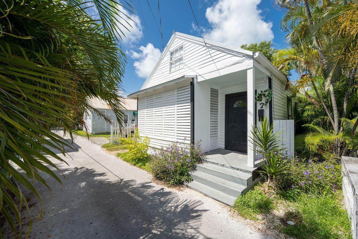 7 Thompson Lane - Photo 1