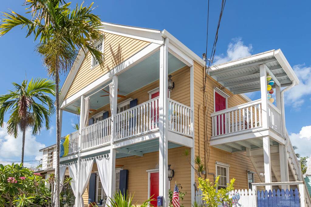 902 Thomas Street - Photo 1