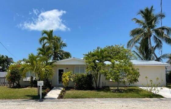 1608 Venetian Drive - Photo 1