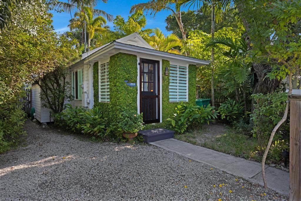 1213 Watson Street - Photo 1