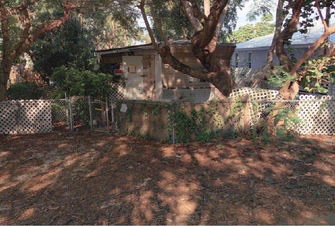 728 Largo Road - Photo 1