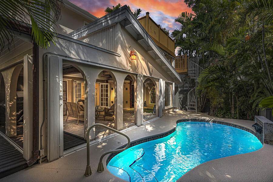 1006 Seminary Street - Photo 1