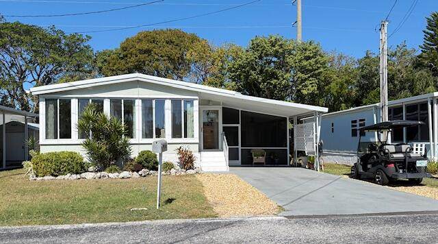 814 Emerald Drive - Photo 1