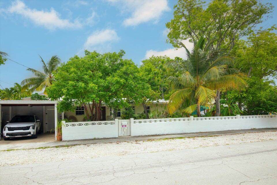 1320 6th Street - Photo 1