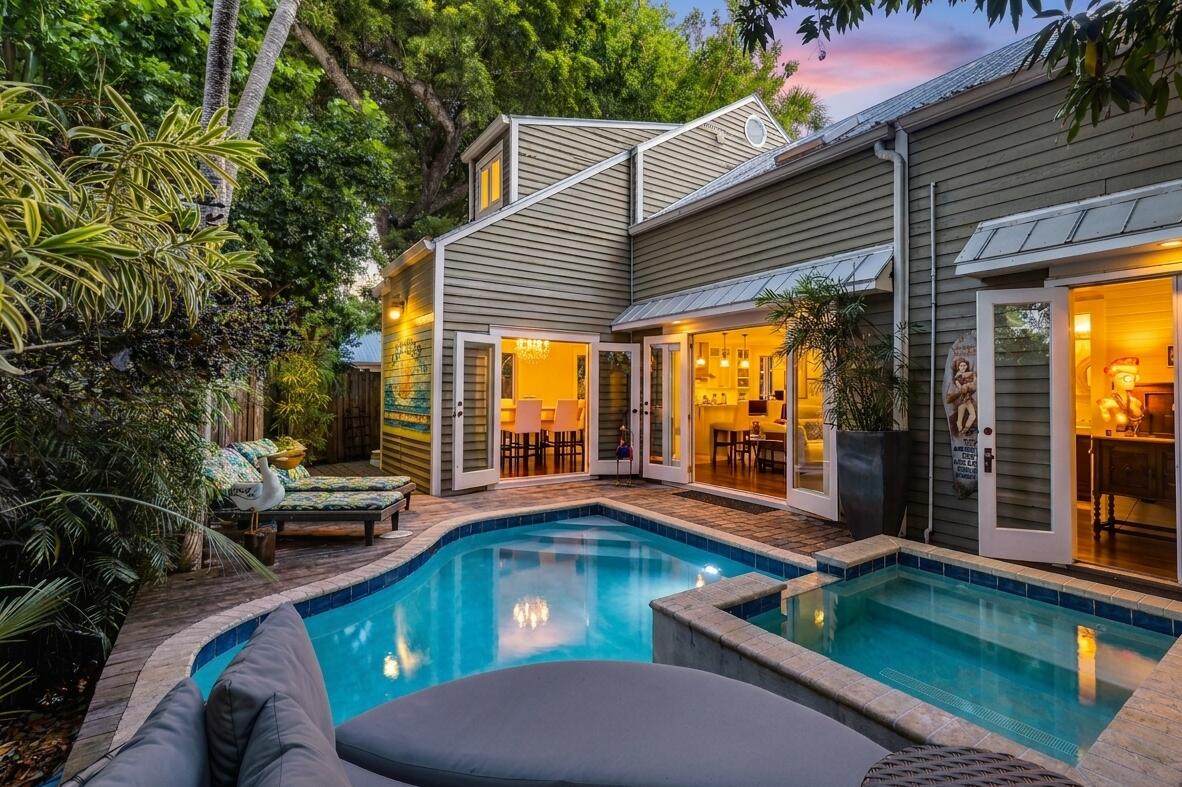 1017 Angela Street - Photo 1