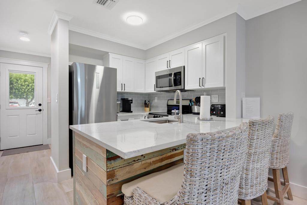 620 Thomas Street - Photo 1