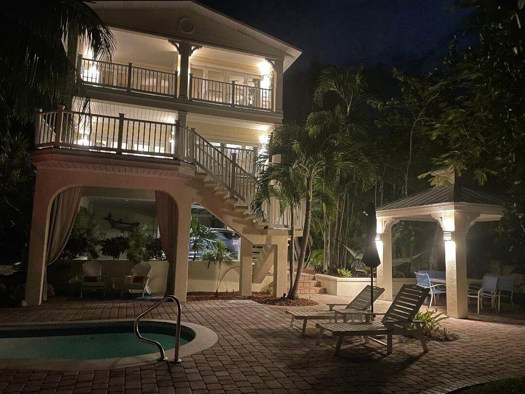 https://bt-photos.global.ssl.fastly.net/flkeys/1280_boomver_1_620052-2.jpg