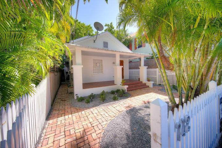 742 Windsor Lane - Photo 1