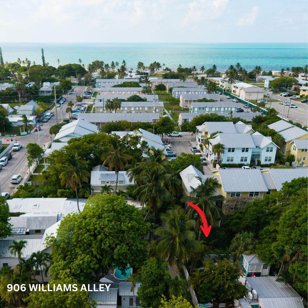 906 Williams Alley - Photo 1