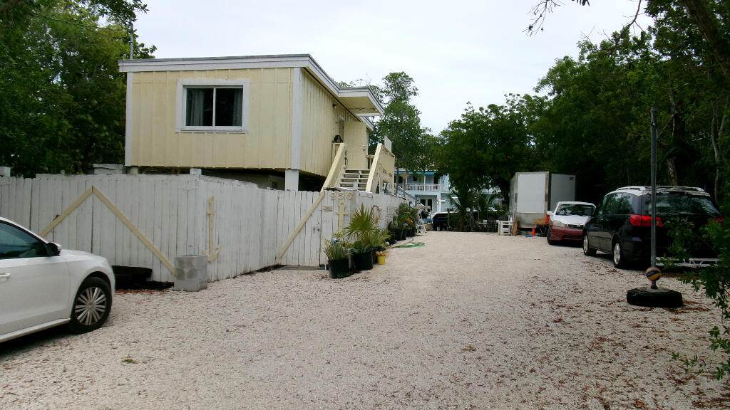 956 Shaw Drive - Photo 1