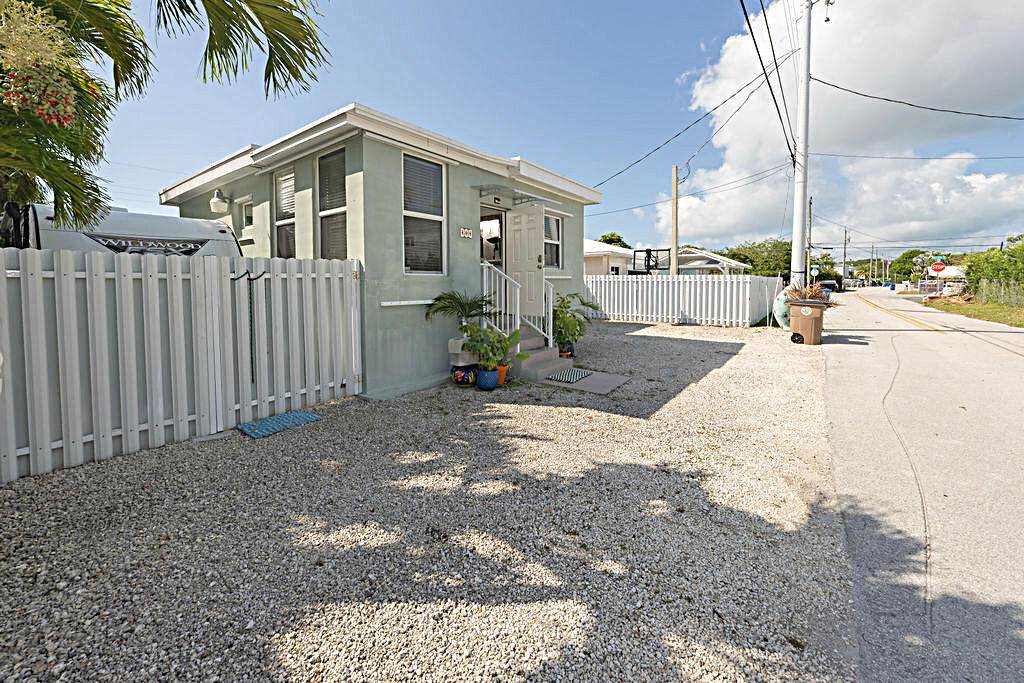 https://bt-photos.global.ssl.fastly.net/flkeys/orig_boomver_1_620797-2.jpg