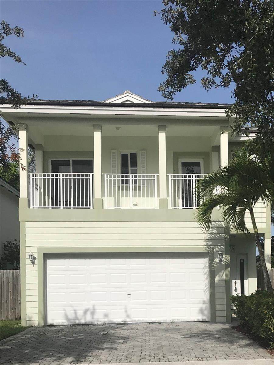 389 32nd Terrace - Photo 1