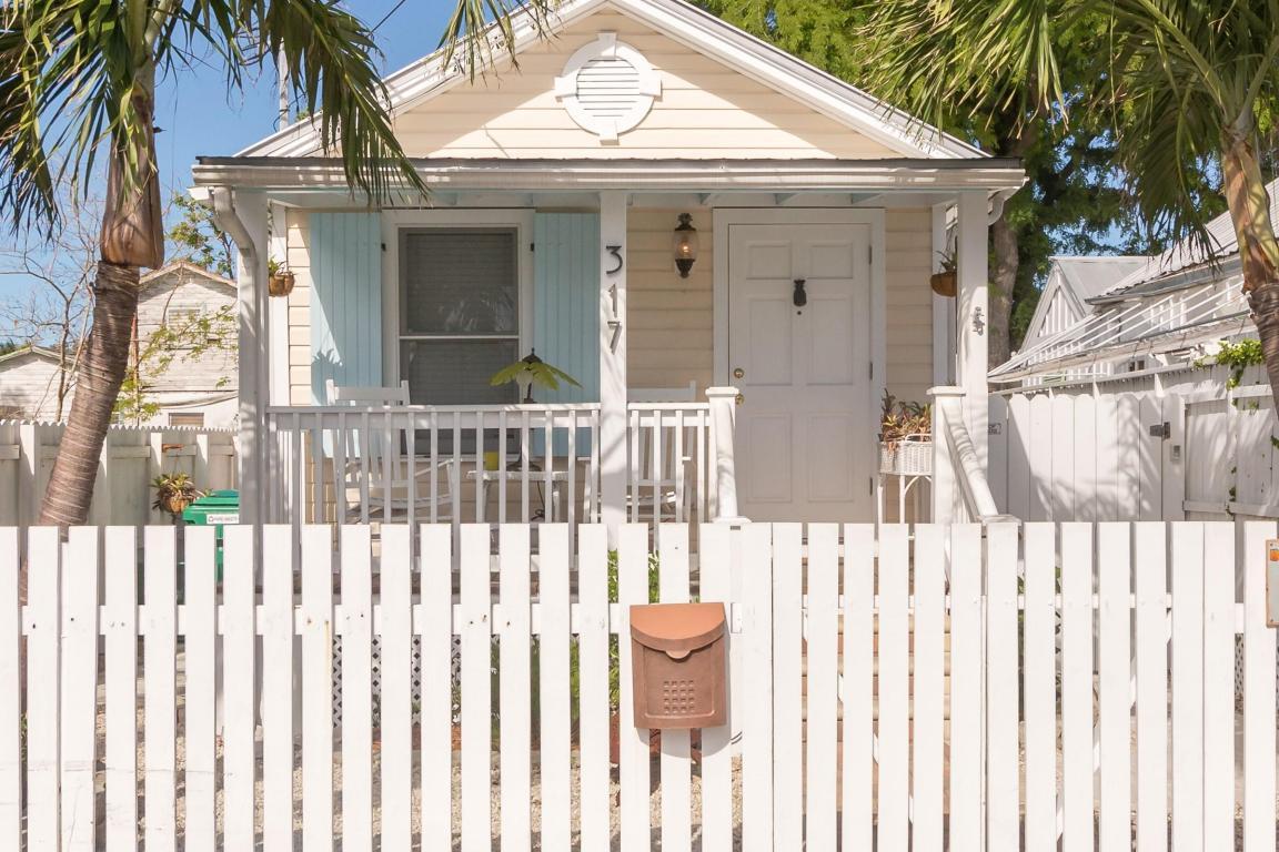 317 Catherine Street - Photo 1