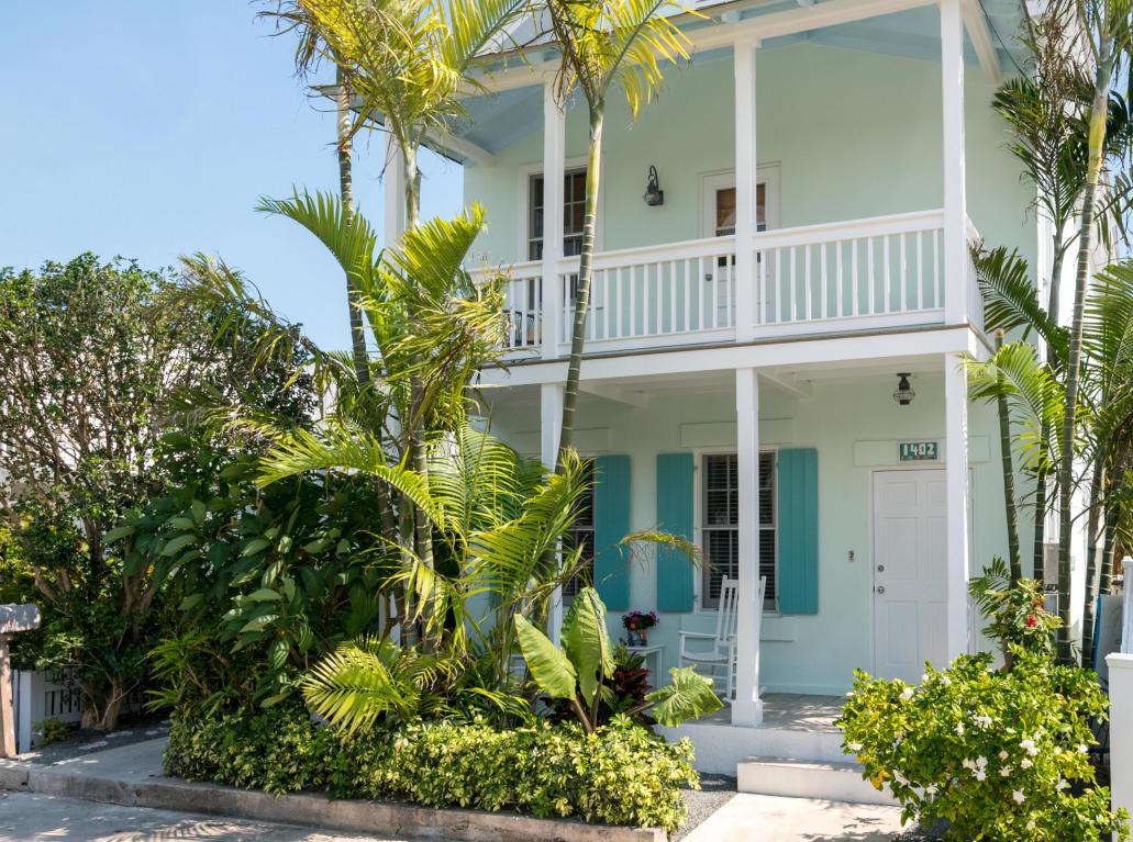 1402 Pine Street - Photo 1
