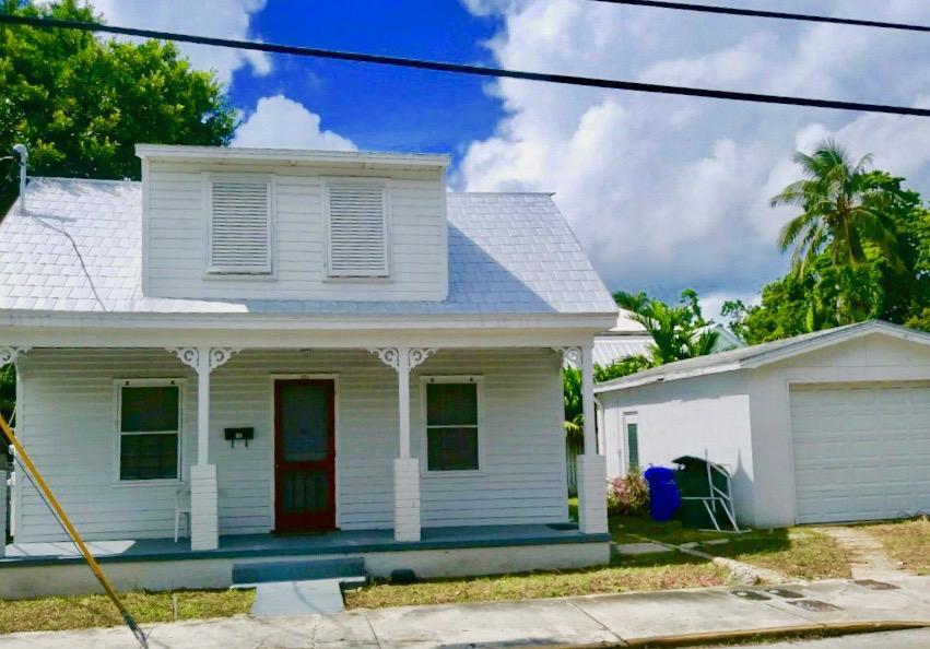 711 Olivia Street - Photo 1