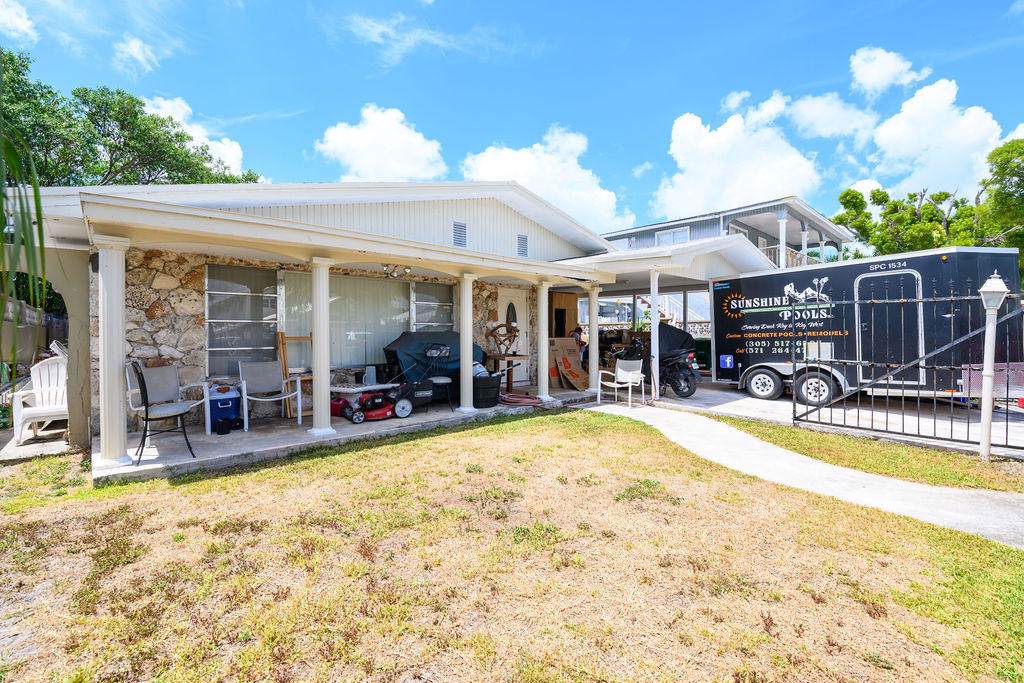 2305 Seidenberg Avenue - Photo 1