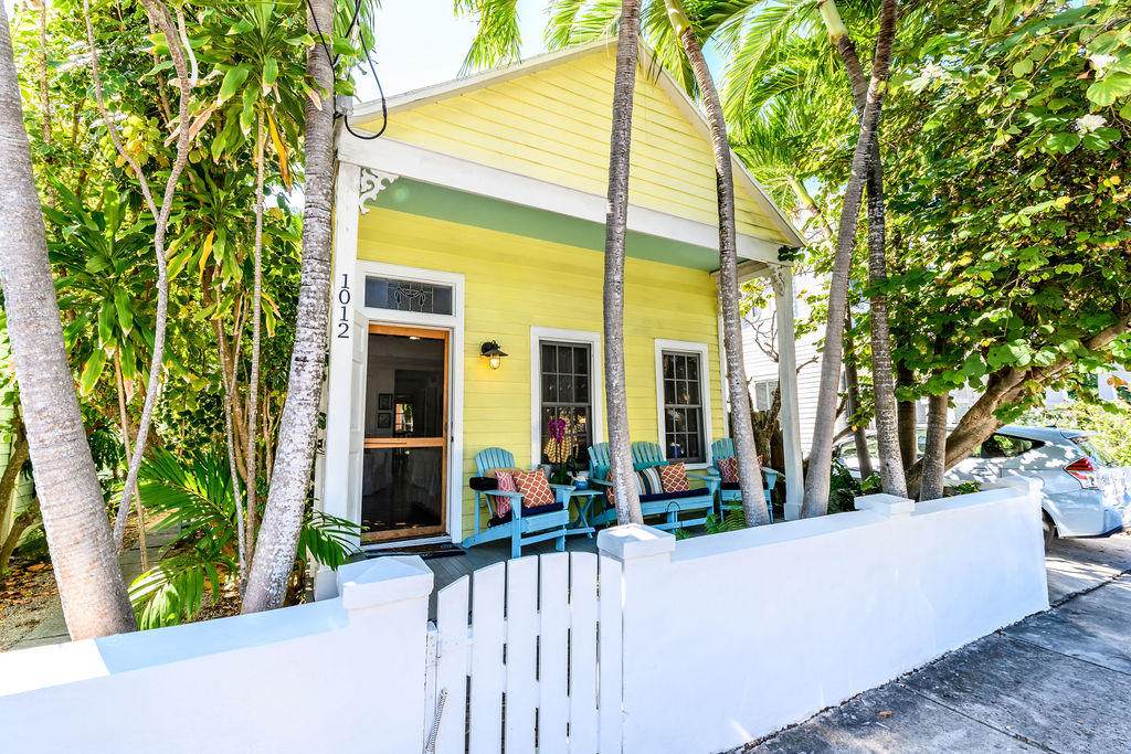 1012 Varela Street - Photo 1