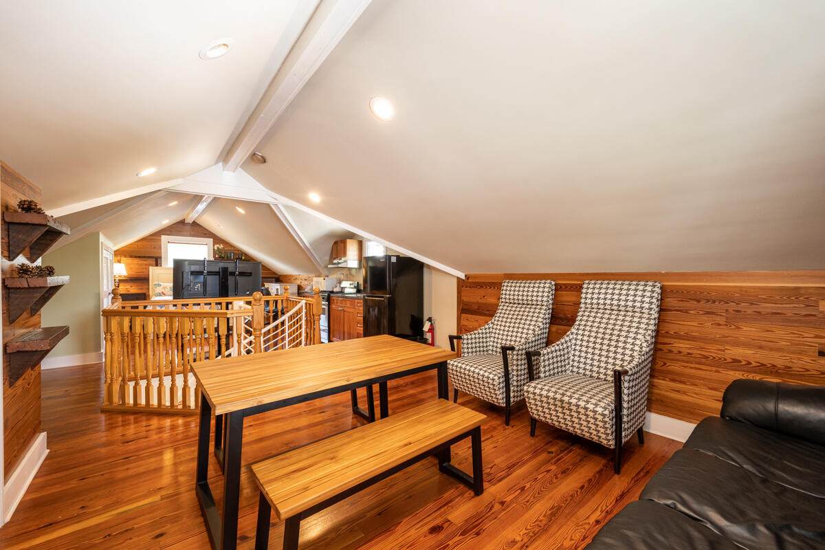 1009 Simonton Street - Photo 1