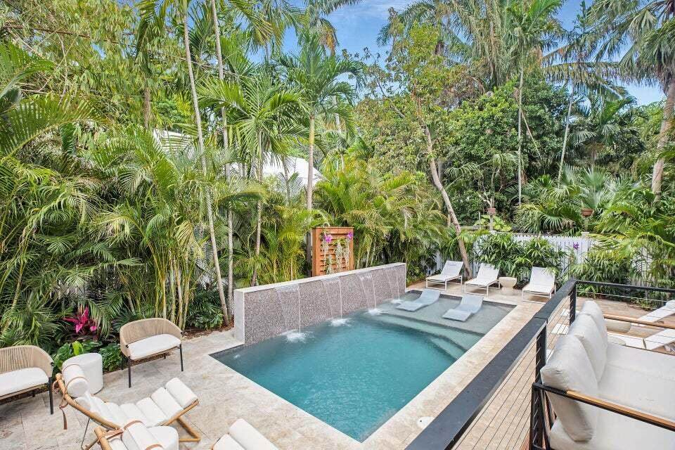 522 Elizabeth Street - Photo 1