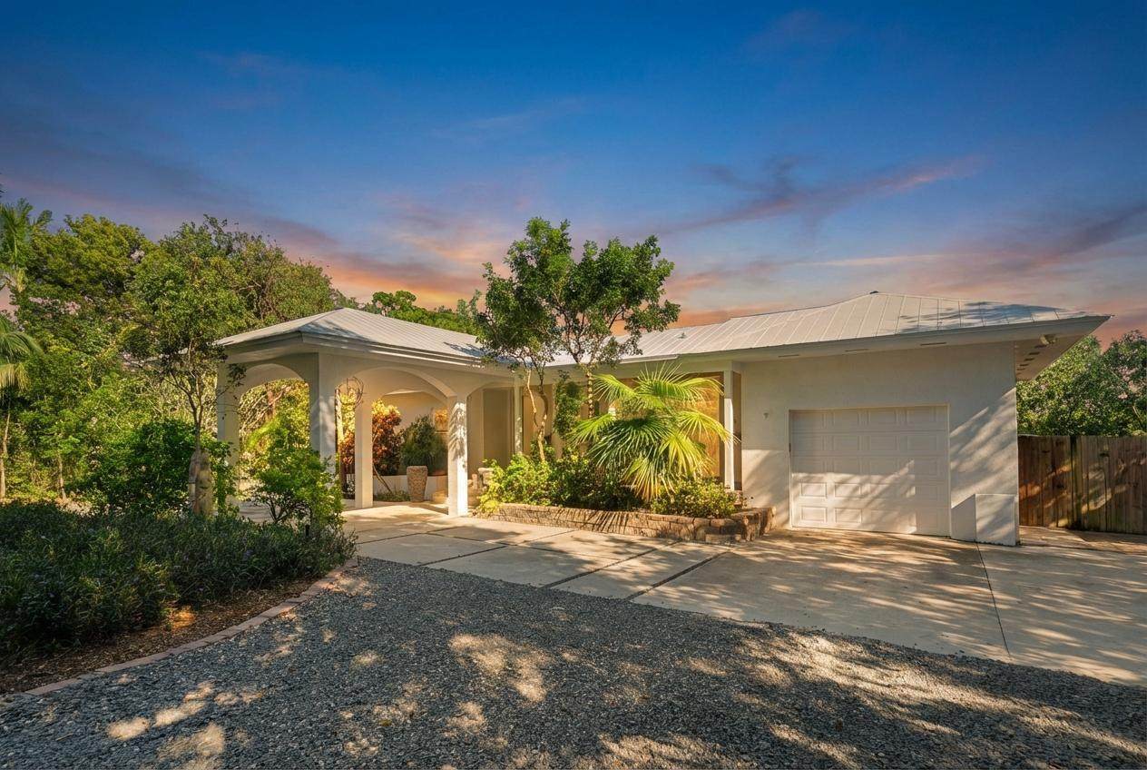 120 Coco Plum Road - Photo 1