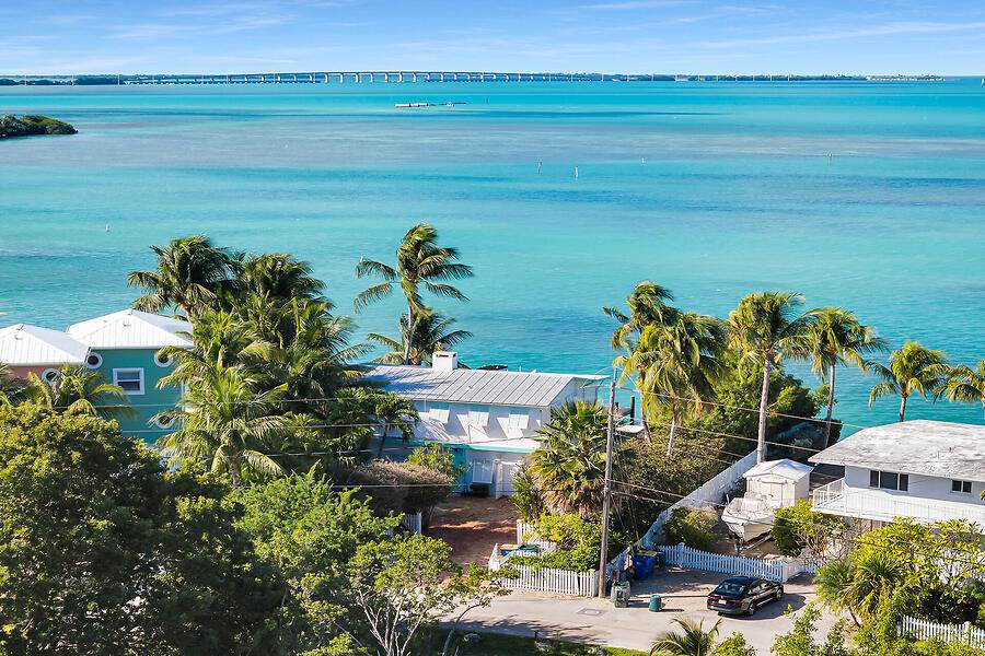 166 Bayview Drive - Photo 1