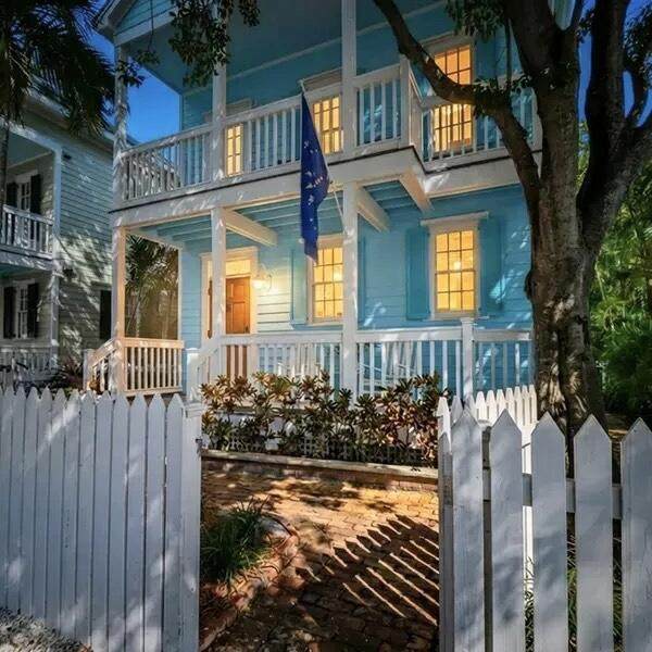 1223 Margaret Street - Photo 1