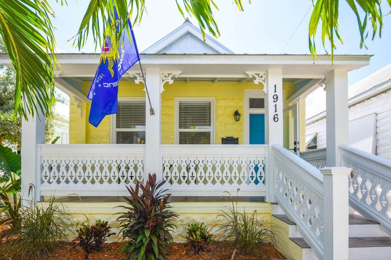 1916 Staples Avenue - Photo 1