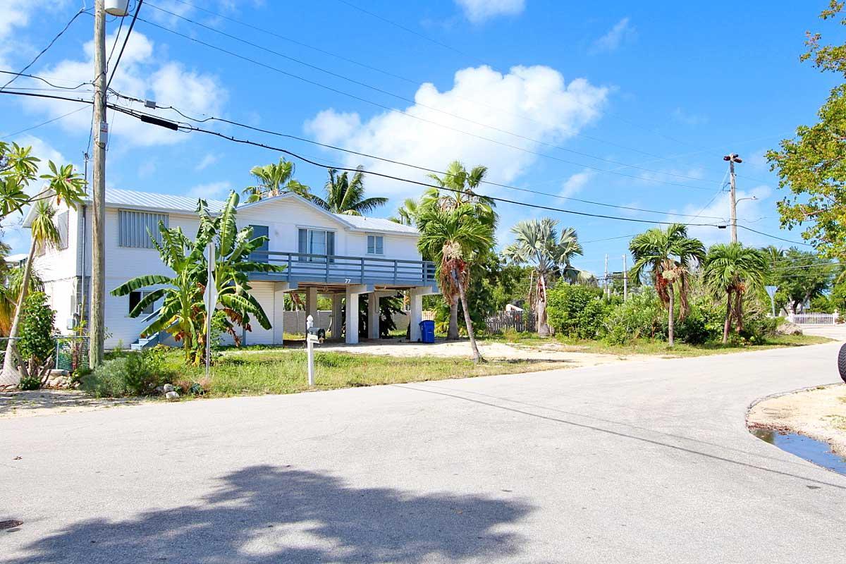 77 Columbus Drive - Photo 1