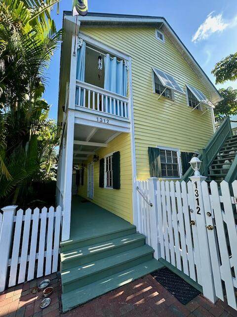 1312 Catherine Street - Photo 1