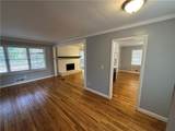 423 Center Circle - Photo 5