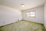 1959 Queens Way - Photo 13