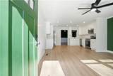 127 Perry Street - Photo 3