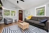 677 Holmes Street - Photo 4