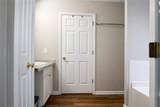 2922 Knoll View Place - Photo 11