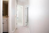 2922 Knoll View Place - Photo 15