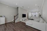 633 Broadview Place - Photo 13