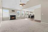 2922 Knoll View Place - Photo 10