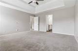 2922 Knoll View Place - Photo 14