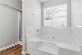 2922 Knoll View Place - Photo 18
