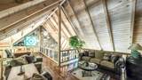 9511 Highpoint Road - Photo 32