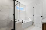 728 Mirror Lake Parkway - Photo 11