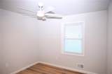 586 Glochester Place - Photo 11
