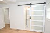 586 Glochester Place - Photo 16
