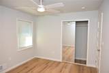 586 Glochester Place - Photo 22