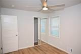 586 Glochester Place - Photo 24