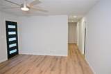 586 Glochester Place - Photo 3