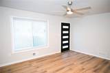 586 Glochester Place - Photo 4