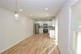 586 Glochester Place - Photo 5