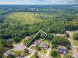 1031 Greenwood Circle - Photo 4